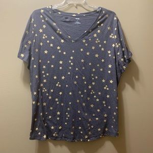 3x Gray with Metallic gold star print! ⭐️ V neck T